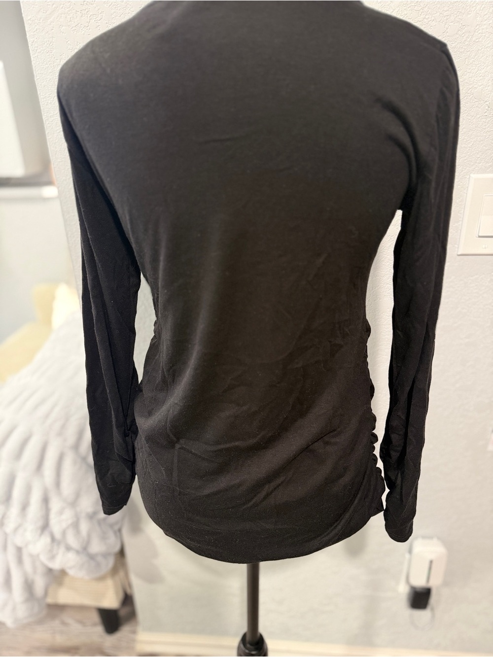 Black Long Sleeve Maternity Top Size Medium | Scoop Neck Amazon - Picture 7 of 8